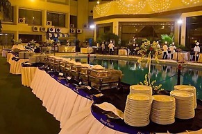 Regent Plaza Hotel & Convention Centre