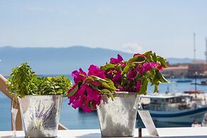 Spitakia Halki