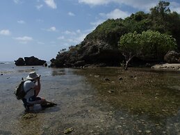 Pangani Cliffs Lodge