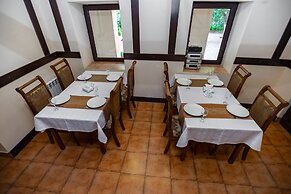 Ariana Family Hotel