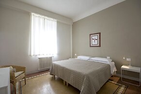 Regis Condo