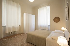 Regis Condo