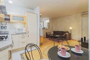 GM Apartment Smolenskaya 10