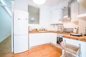 Estrela Neoclassical Apt River View