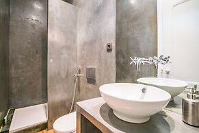 Estrela Neoclassical Apt River View