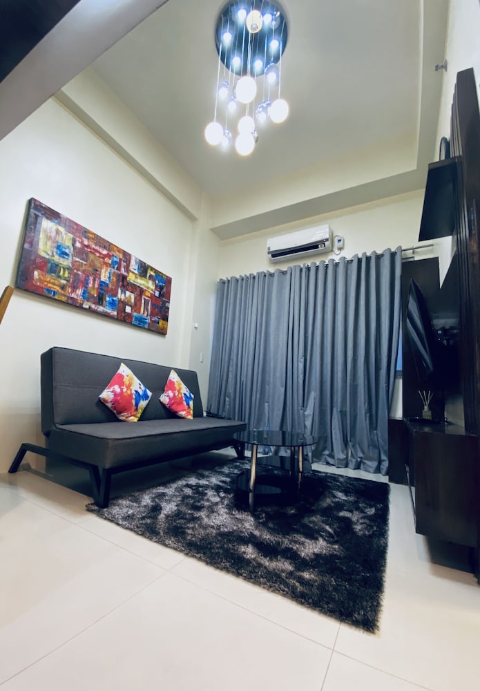 HnM Management - One Palm Tree Villas