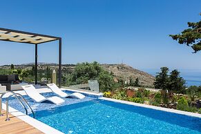 Villa Blue Skyline