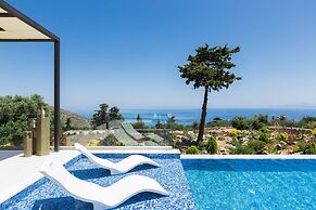 Villa Blue Skyline