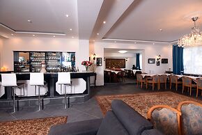 Hotel Ena
