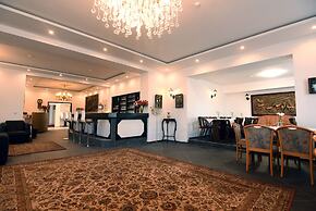 Hotel Ena