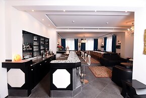 Hotel Ena