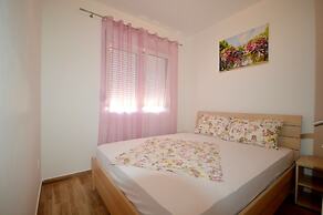 Isidora Apartments