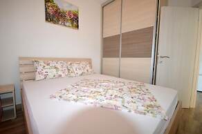 Isidora Apartments