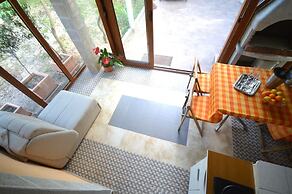 Lazzaro Apartments