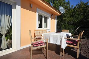 Lazzaro Apartments