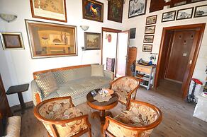 Lazzaro Apartments