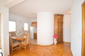 Seafront Apartment Bijela