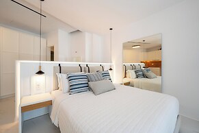 ΑRCS Suites & Residences