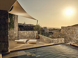 ΑRCS Suites & Residences