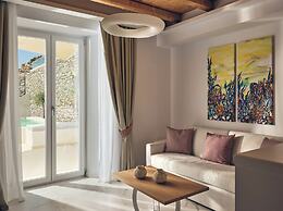 ΑRCS Suites & Residences