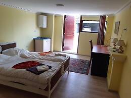Artush & Raisa B&B