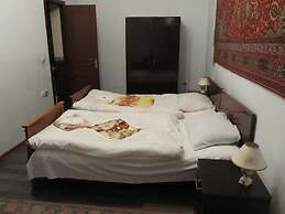 Artush & Raisa B&B