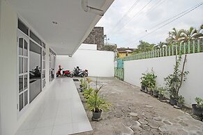 RedDoorz near Terminal Tirtonadi