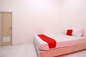 RedDoorz near Terminal Tirtonadi