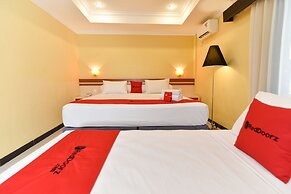 RedDoorz Plus near Mall Bali Galeria 2