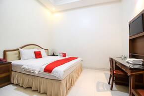 RedDoorz Plus @ Tegal Panggung