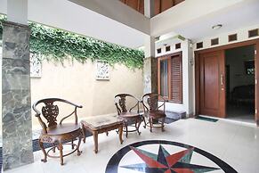 RedDoorz Plus @ Tegal Panggung