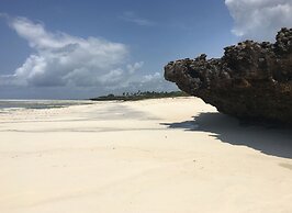 Pole Pole Beach House