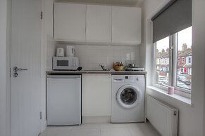 R2 Medium Studio