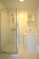 R2 Medium Studio