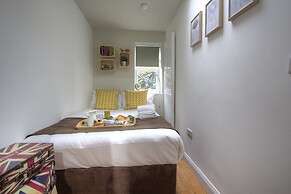 R2 Medium Studio