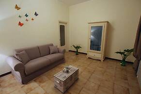 Suite del Vico Family
