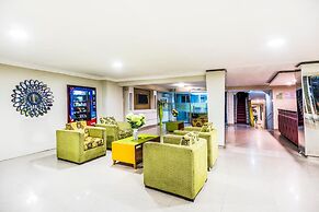 Hotel Puerta de Oro
