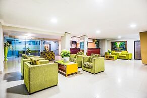 Hotel Puerta de Oro