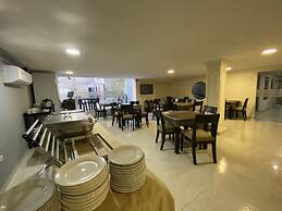 Hotel Puerta de Oro