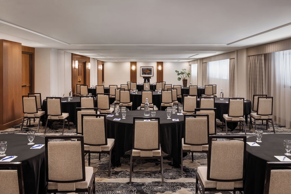 Pomeroy Hotel Fort McMurray
