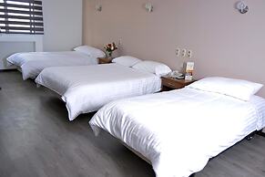 Hotel Italia Cuenca - Tranvía Centro y Aeropuerto