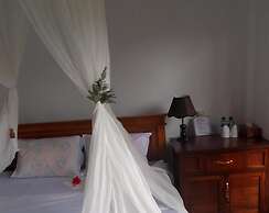 Aris Homestay and Warung Made