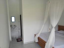 Aris Homestay and Warung Made