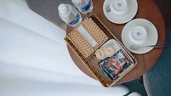 Mira Hotel