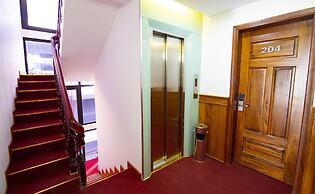 Mira Hotel