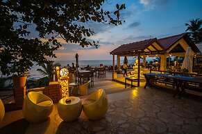 Alcove Resort