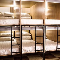 Lounge Capsule Hostel