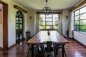 Punda Milias Lodge