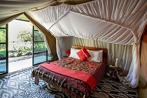 Punda Milias Lodge