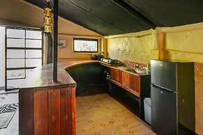 Punda Milias Lodge